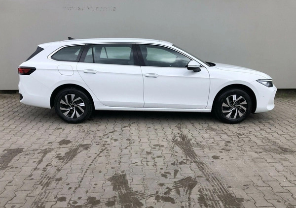 Volkswagen Passat cena 178150 przebieg: 8, rok produkcji 2024 z Olsztyn małe 326